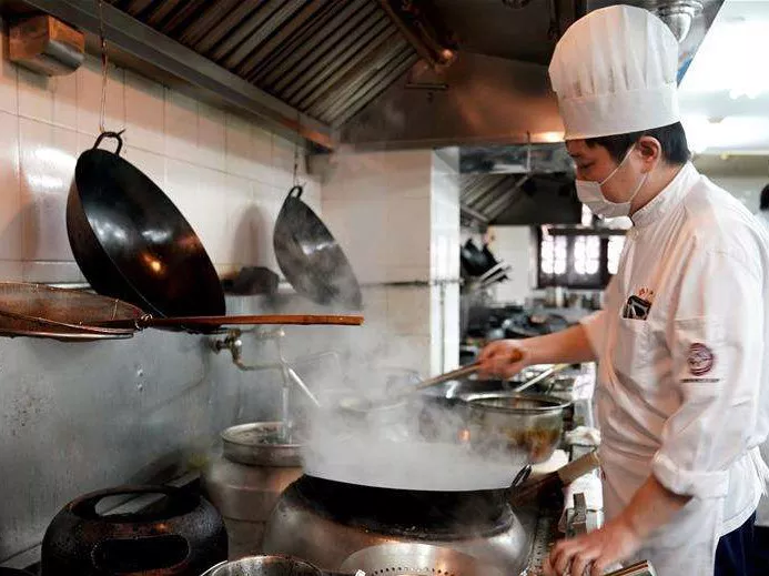 Precauciones para la instalación de conductos de escape de humo en cocinas comerciales
